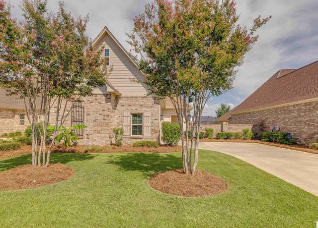 Property at 107 Vieux Carre, Monroe, LA 71203, 3 beds, 2 baths