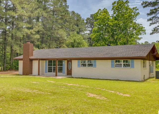 Property at 403 Music Rd, Monroe, LA 71203, 4 beds, 2.5 baths