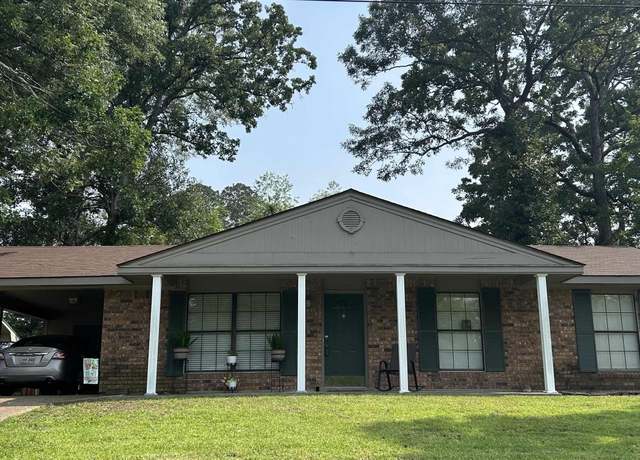 Property at 129 Lakewood Dr, West Monroe, LA 71291, 3 beds, 2 baths