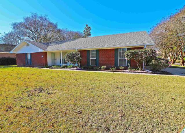 Property at 2609 Bonita Pl, Monroe, LA 71201, 3 beds, 2 baths