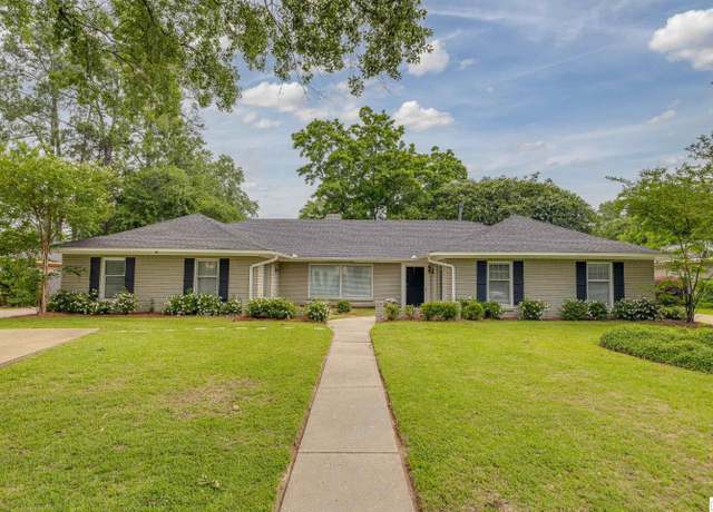 Property at 3105 River Oaks Dr, Monroe, LA 71201, 5 beds, 3.5 baths