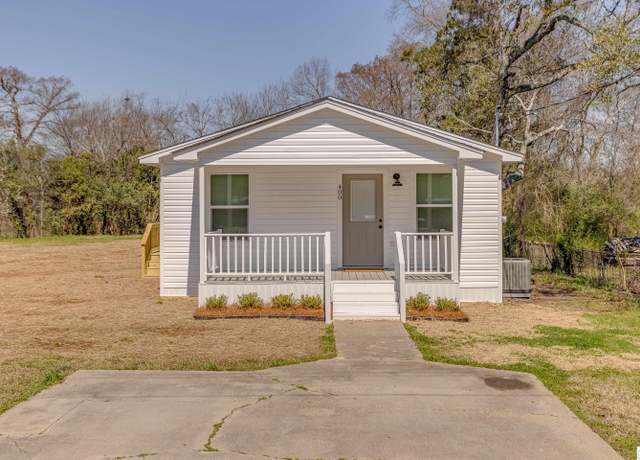 Property at 400 Conella St, West Monroe, LA 71291, 3 beds, 1 bath