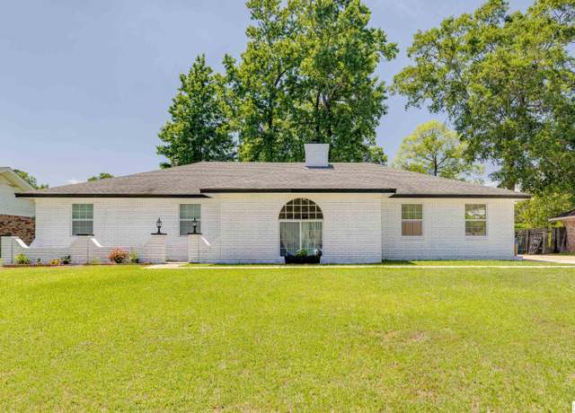 Property at 111 Jennifer Ln, West Monroe, LA 71291, 3 beds, 2 baths