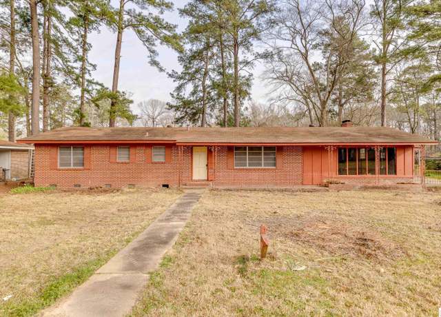 Property at 924 Sixth St, Jonesboro, LA 71251, 3 beds, 2 baths