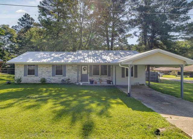 Property at 115 Hillside Cir, West Monroe, LA 71291, 3 beds, 1.5 baths