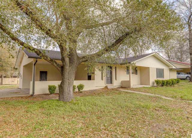 Property at 506 Parkwood Dr, West Monroe, LA 71291, 3 beds, 2 baths