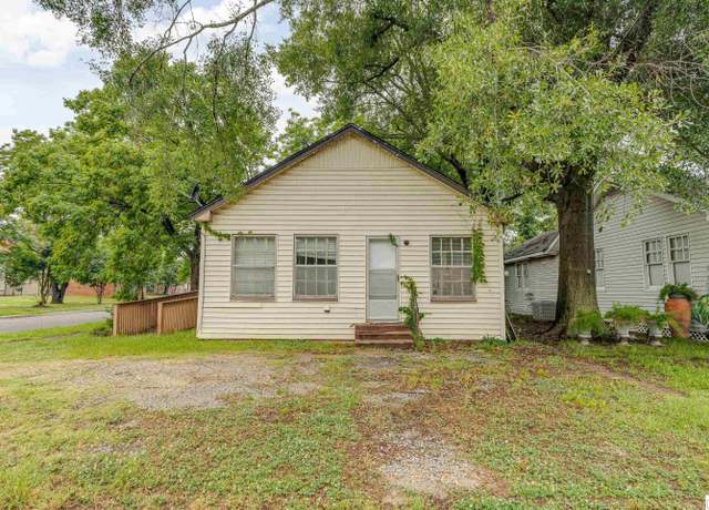 Property at 411 S 5th St, West Monroe, LA 71292, 2 beds, 1 bath