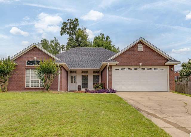 Property at 102 Elsinore Dr, West Monroe, LA 71292, 3 beds, 2 baths