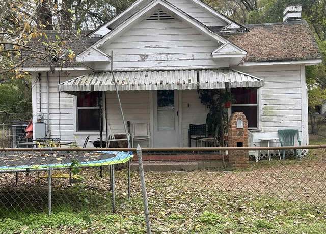 Property at 310 Egan St, Monroe, LA 71202, 3 beds, 1 bath