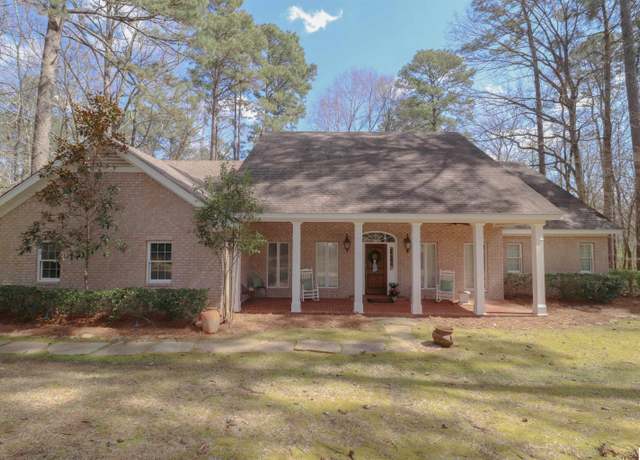 Property at 3712 Moreland St, Ruston, LA 71270, 3 beds, 2.5 baths