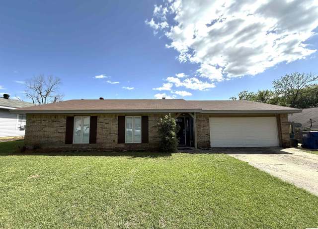 Property at 105 Crystal Dr, West Monroe, LA 71291, 4 beds, 2 baths