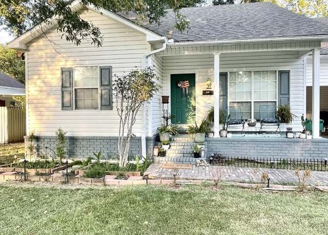 Property at 2107 Pine St, Winnsboro, LA 71295, 3 beds, 2 baths