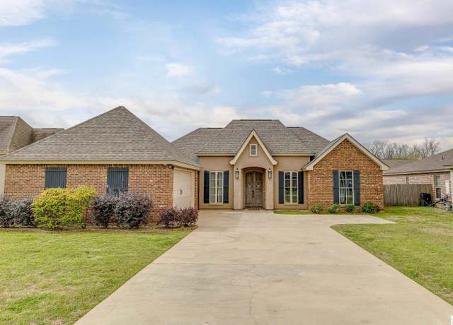Property at 304 Fleur Delis Dr, Sterlington, LA 71280, 4 beds, 3 baths