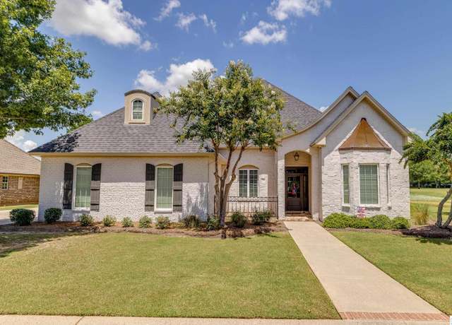 Property at 200 Maison Dr, Monroe, LA 71203, 5 beds, 3.5 baths