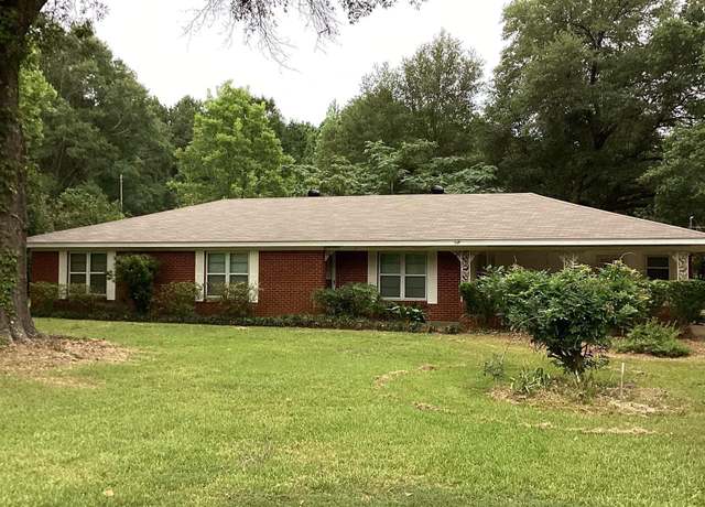 Property at 1014 Federal Highway 80, Calhoun, LA 71225, 3 beds, 2 baths