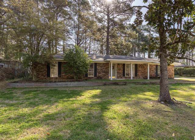 Property at 1211 Robinette Dr, Ruston, LA 71270, 4 beds, 2 baths