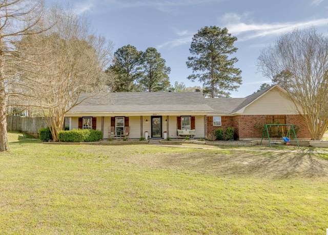 Property at 259 Wesley Dr, Ruston, LA 71270, 3 beds, 2 baths