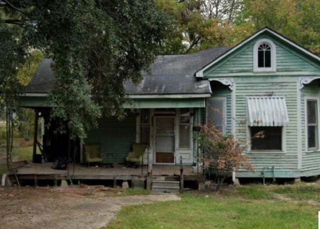 Property at 3203 Polk St, Monroe, LA 71202, 3 beds, 2 baths