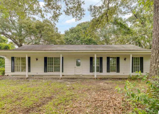 Property at 210 Pate Rd, West Monroe, LA 71292, 4 beds, 2 baths