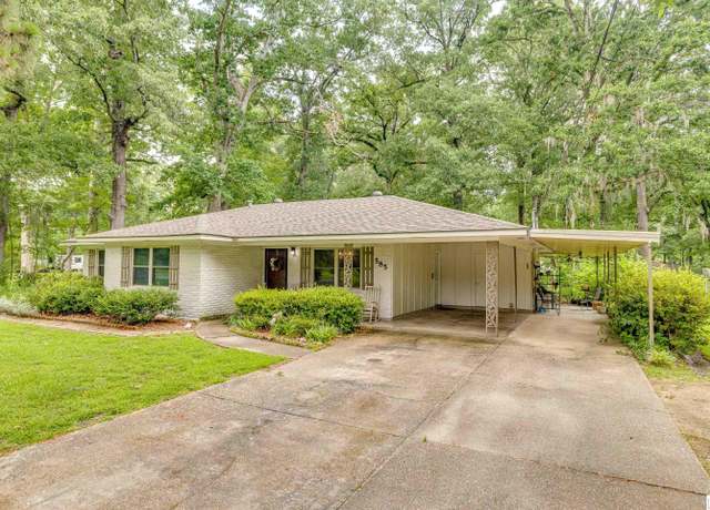 Property at 585 Rowland Dr, Monroe, LA 71203, 3 beds, 1 bath