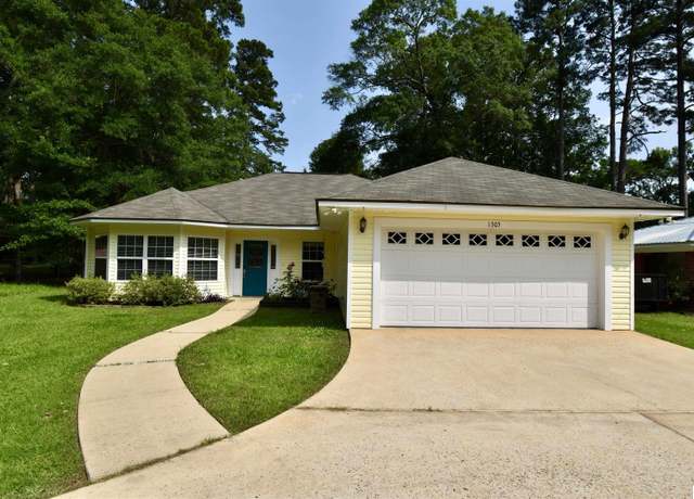 Property at 1305 Robinette Dr, Ruston, LA 71270, 3 beds, 2 baths