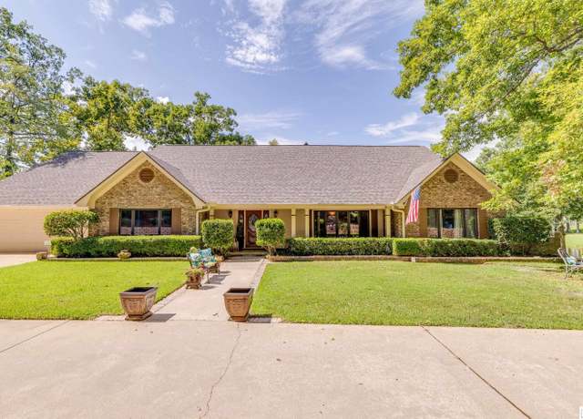 Property at 108 Comanche Trl, West Monroe, LA 71291, 4 beds, 4.5 baths