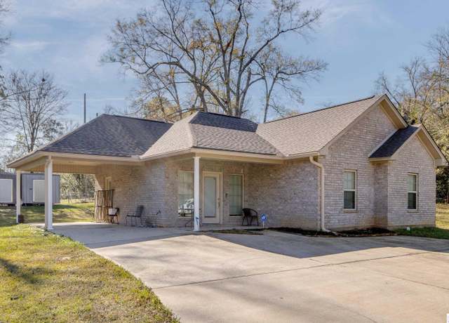 Property at 900 Second Ave, Ruston, LA 71270, 3 beds, 2 baths
