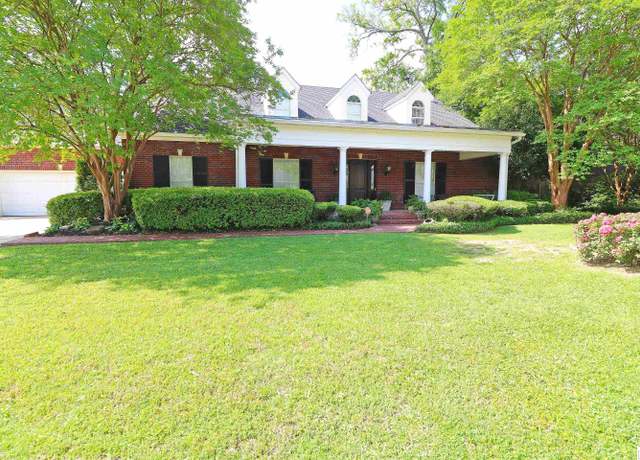 Property at 3700 Pegram Cir, Monroe, LA 71201, 4 beds, 5 baths