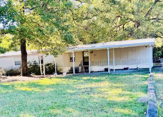 Property at 1116 Evergreen St, West Monroe, LA 71292, 3 beds, 2 baths