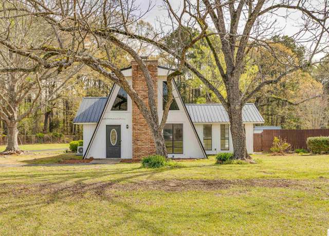 Property at 136 Northwood Dr, West Monroe, LA 71291, 3 beds, 2.5 baths