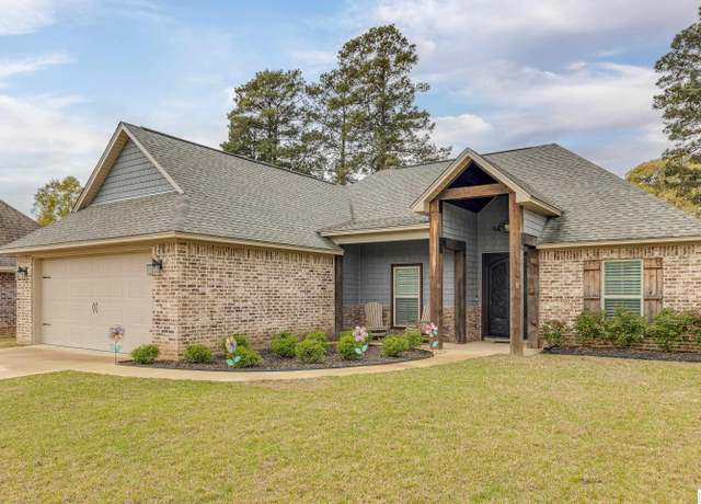 Property at 106 Westlakes Dr, West Monroe, LA 71291, 4 beds, 2.5 baths