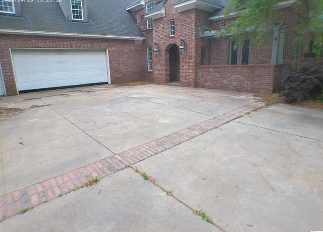 Property at 1559 Frenchmans Bend Rd, Monroe, LA 71203, 5 beds, 3.5 baths