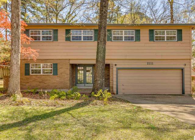 Property at 2111 Magnolia Ave, Ruston, LA 71270, 3 beds, 2.5 baths