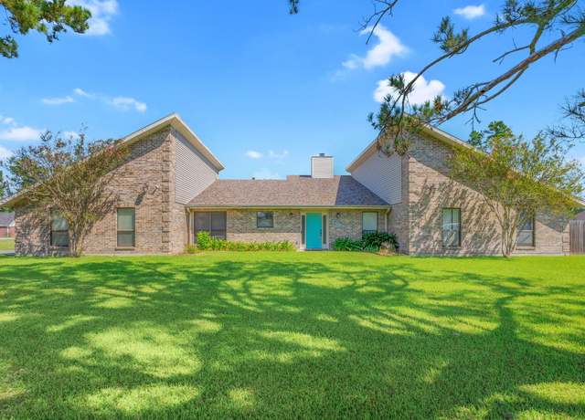 Property at 201 Audubon Ave, Sulphur, LA 70663, 4 beds, 2.5 baths