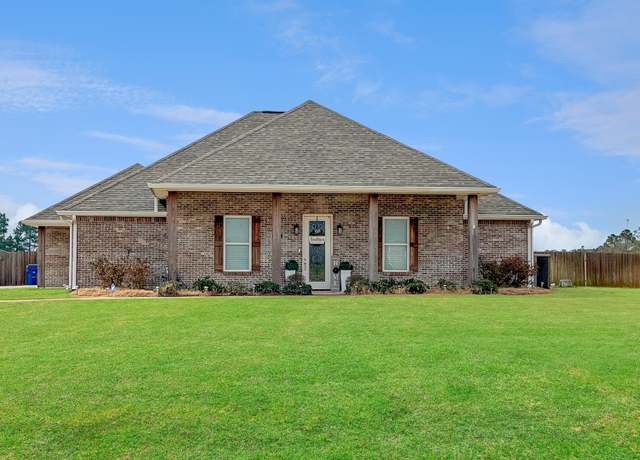 Property at 230 Liberty Dr, Leesville, LA 71446, 4 beds, 3 baths