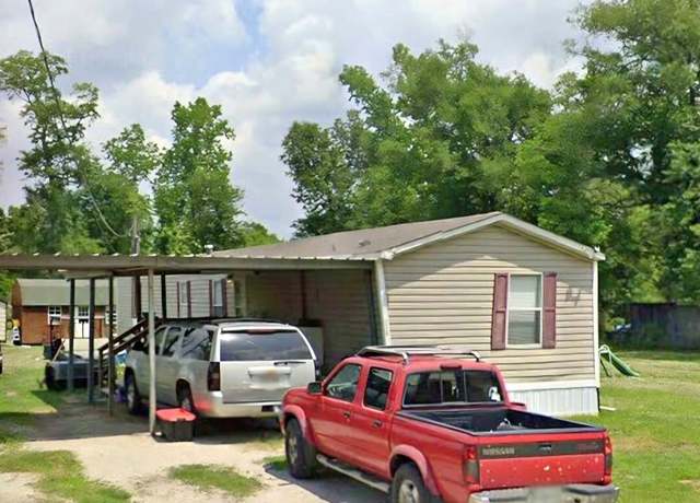 Property at 114 Edgewood St, Dequincy, LA 70633, 3 beds, 2 baths
