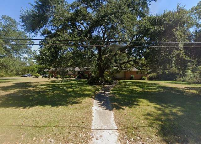 Property at 804 S Texas St, Deridder, LA 70634, 2 beds, 2 baths