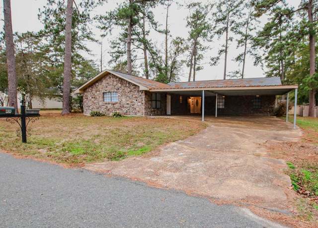 Property at 810 Birch Dr, Deridder, LA 70634, 5 beds, 3.5 baths