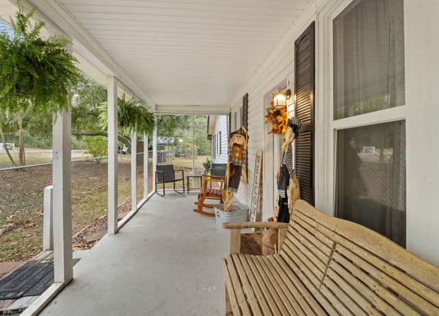 Property at 8880 La-8, Leesville, LA 71446, 3 beds, 2 baths