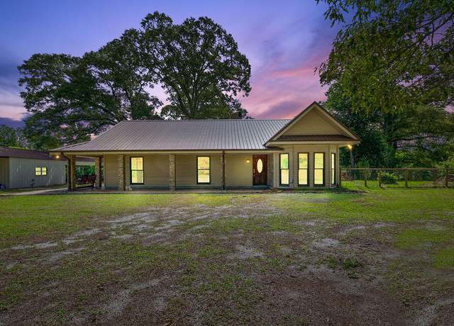 Property at 352 North Loop Rd, Hornbeck, LA 71439, 3 beds, 2 baths