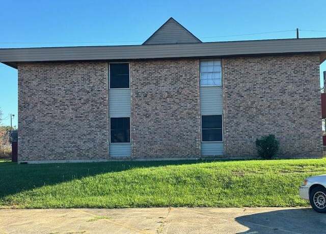 Property at 305 Greenbriar St, Deridder, LA 70634, 2 beds, 1 bath