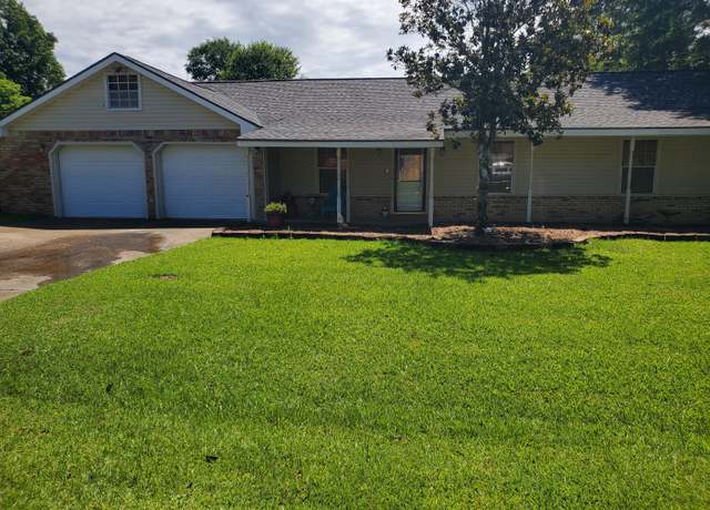 Property at 112 Tara Dr, Deridder, LA 70634, 4 beds, 2.5 baths