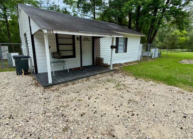 Property at 1105 W North St, Leesville, LA 71446, 2 beds, 1 bath