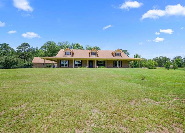 Property at 115 St James Dr, Leesville, LA 71466, 3 beds, 2 baths