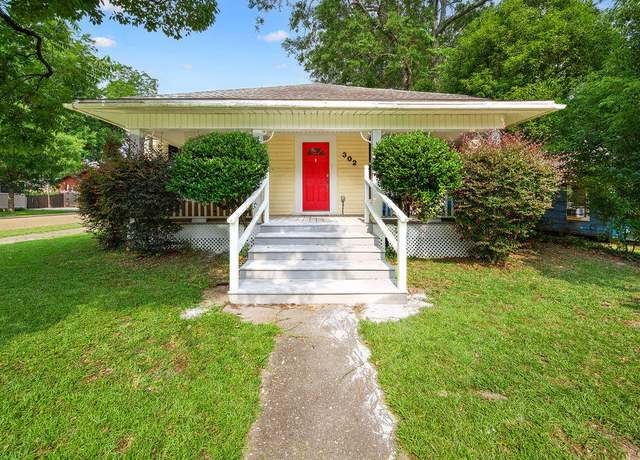 Property at 302 S Royal St, Deridder, LA 70634, 2 beds, 2 baths