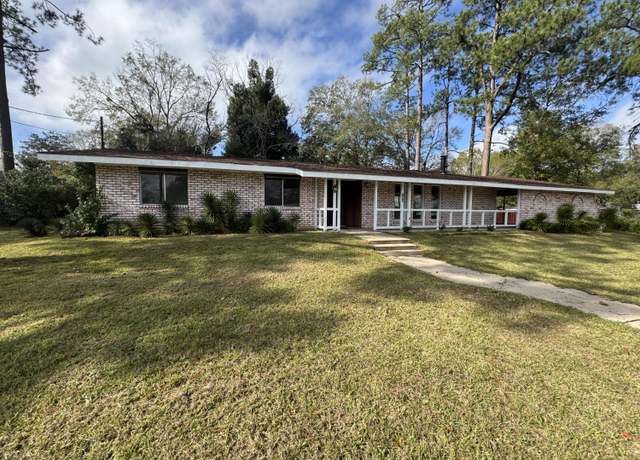 Property at 703 Whitney Dr, Deridder, LA 70634, 3 beds, 2 baths