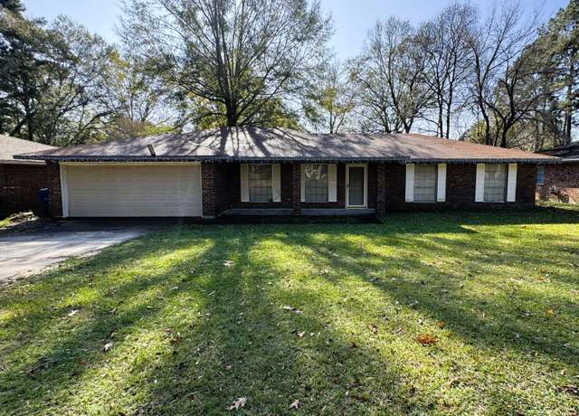 Property at 311 Lake St, New Llano, LA 71461, 3 beds, 2 baths