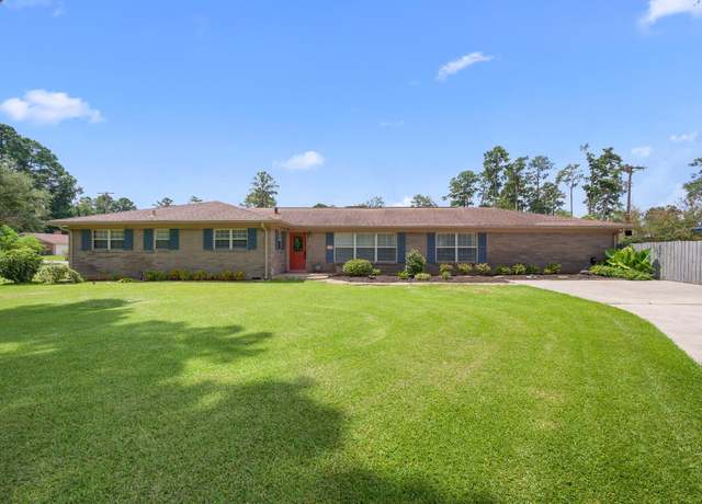 Property at 1413 Blankenship Dr, Deridder, LA 70634, 4 beds, 2.5 baths