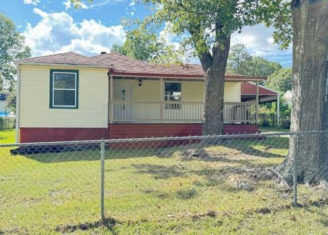 Property at 1000 Marvin Ave, Leesville, LA 71446, 4 beds, 2 baths