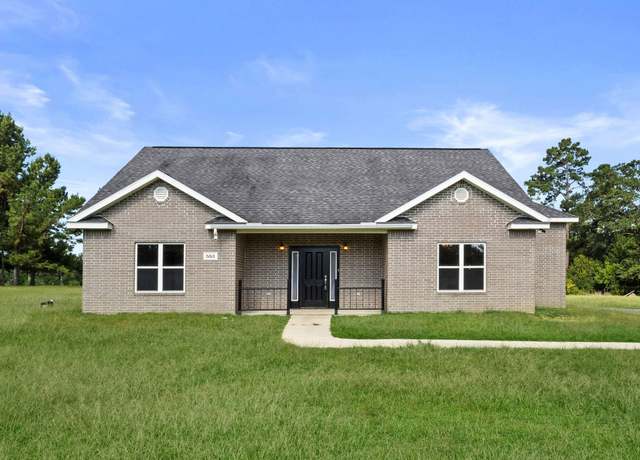 Property at 553 Cypress St, Deridder, LA 70634, 3 beds, 2.5 baths